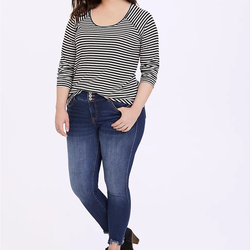 Torrid Womens Waffle Scoop Neck Long Sleeve Tee Black White Size 2=2X #12261696 - Picture 3 of 11